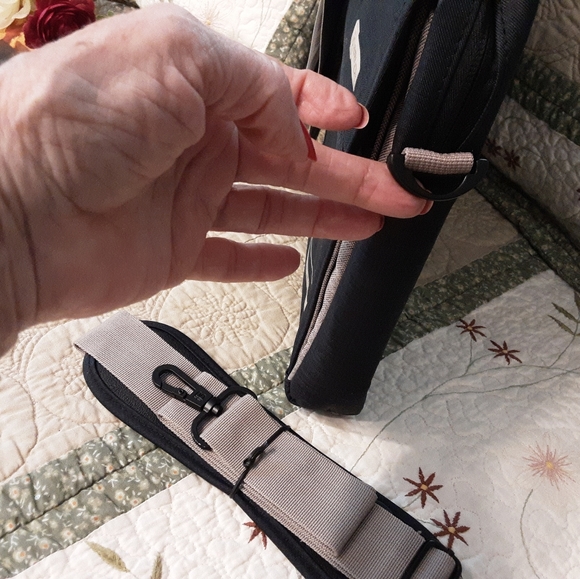 COPY - NEW W/TAGS BRINCH 13.3" LAPTOP MESSENGER CARRING BAG - Picture 4 of 16